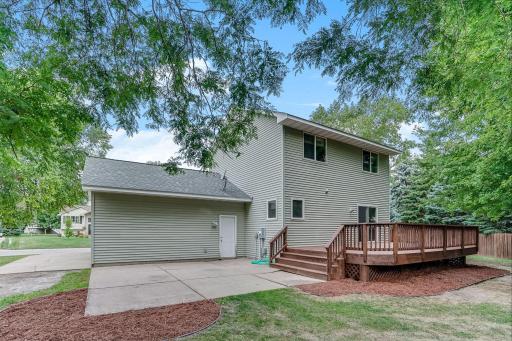 36-web-or-mls-513-Maple-Knoll-Way_Exterior-09.jpg