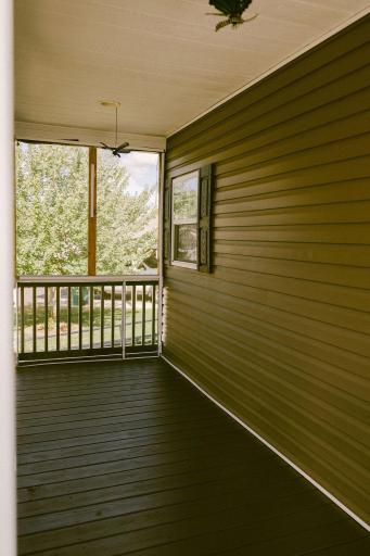 Screened in Porch 2