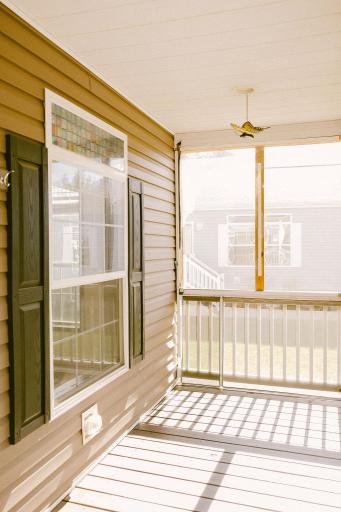 Screened in Porch 3