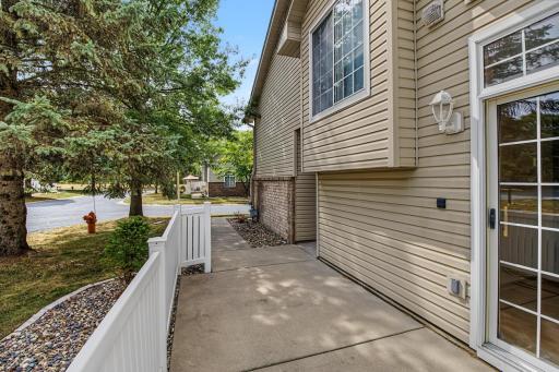 2802 Mallard Drive, Woodbury, MN 55125