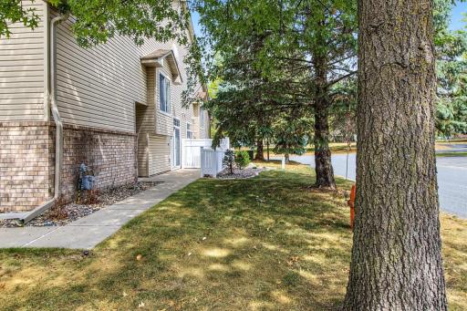 2802 Mallard Drive, Woodbury, MN 55125