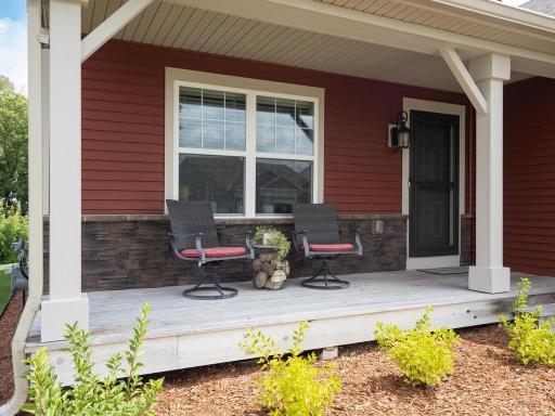 003-003-Front Porch-1024x768.jpg