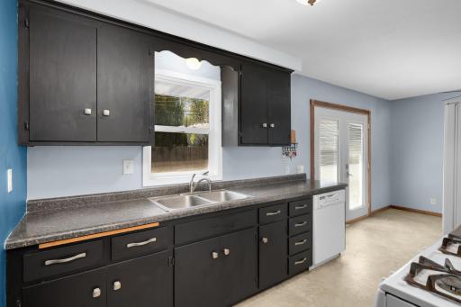 9041 Northwood Circle, New Hope, MN 55427
