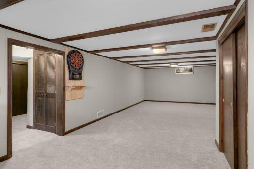 9041 Northwood Circle, New Hope, MN 55427
