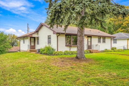 430 11th Avenue NW, New Brighton, MN 55112