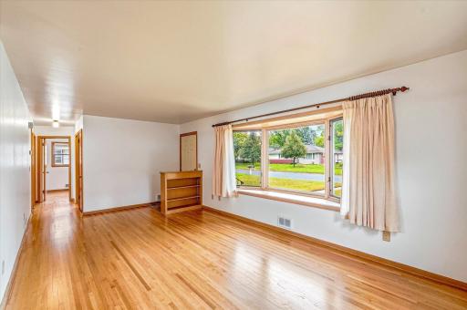 430 11th Avenue NW, New Brighton, MN 55112