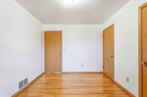 430 11th Avenue NW, New Brighton, MN 55112