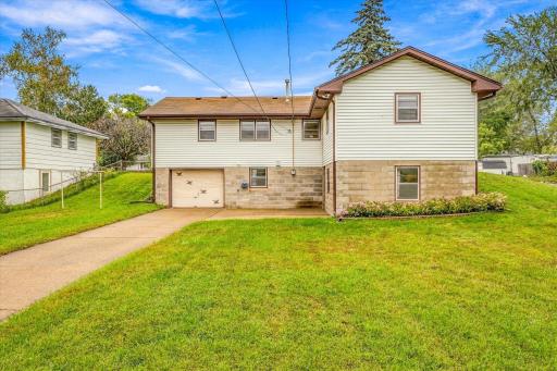 430 11th Avenue NW, New Brighton, MN 55112