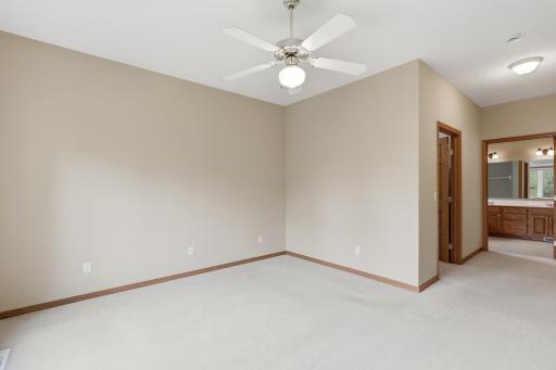 3721 Crossridge Way, Rosemount, MN 55068