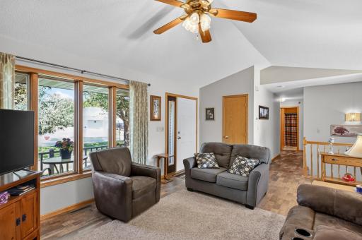 Livingroom to hallway