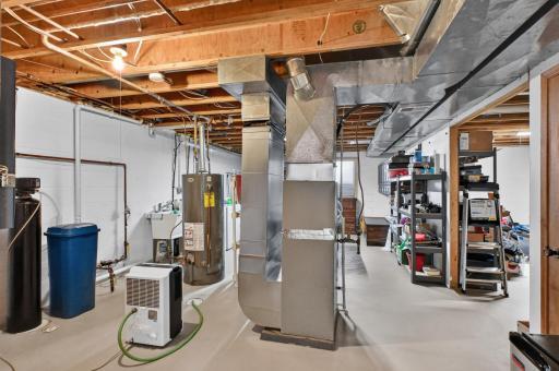 Utility room & storage