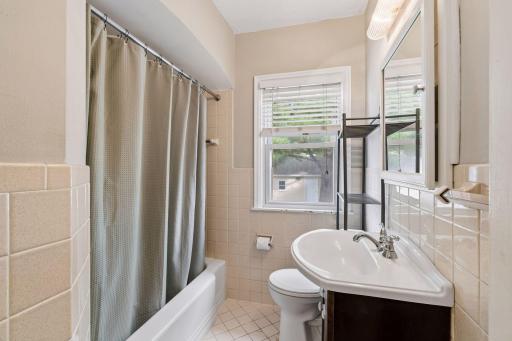 3049 Edgewood Avenue S, Saint Louis Park, MN 55426
