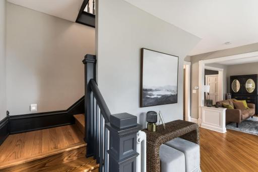 206 Eddy street - Web Quality - 005 - 05 Foyer.jpg