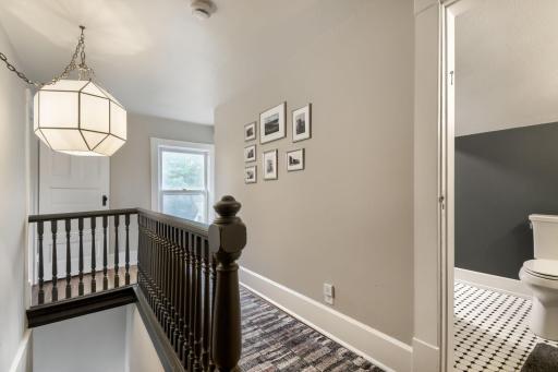 206 Eddy street - Web Quality - 004 - 04 Foyer.jpg