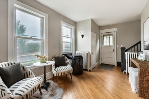 206 Eddy street - Web Quality - 006 - 06 Living Room.jpg