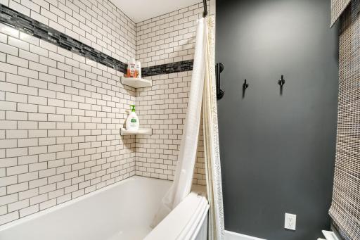 206 Eddy street - Web Quality - 026 - 26 Bathroom.jpg