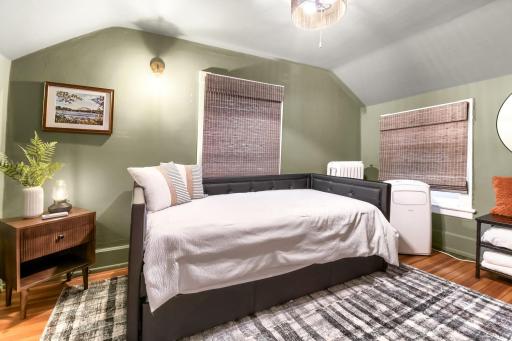 206 Eddy street - Web Quality - 024 - 24 Bedroom.jpg
