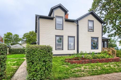 206 Eddy street - Web Quality - 001 - 01 Exterior Front.jpg