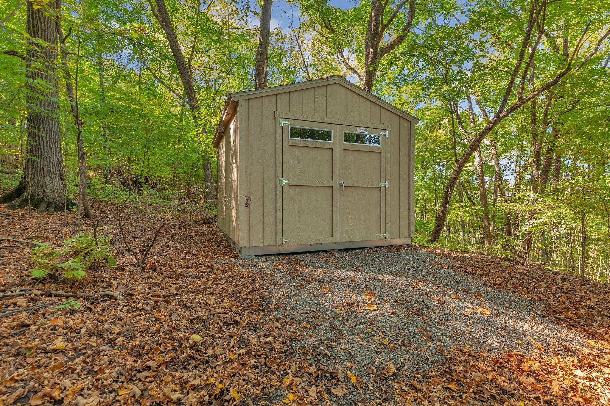 Like New 10 x 12 Storage Shed will Stay