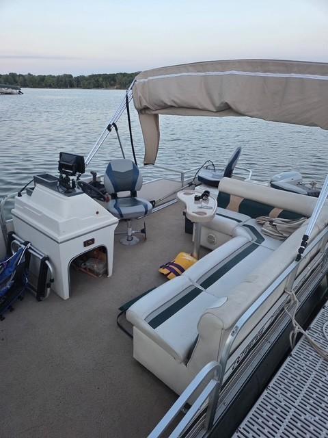 Pontoon with Acceptable Offer