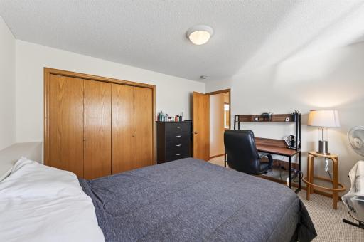 9509 Dogwood Avenue N, Brooklyn Park, MN 55443