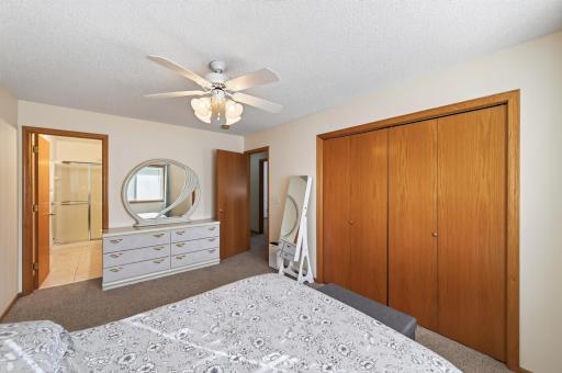 9509 Dogwood Avenue N, Brooklyn Park, MN 55443
