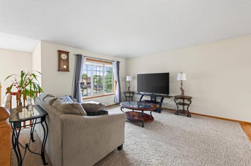 9509 Dogwood Avenue N, Brooklyn Park, MN 55443
