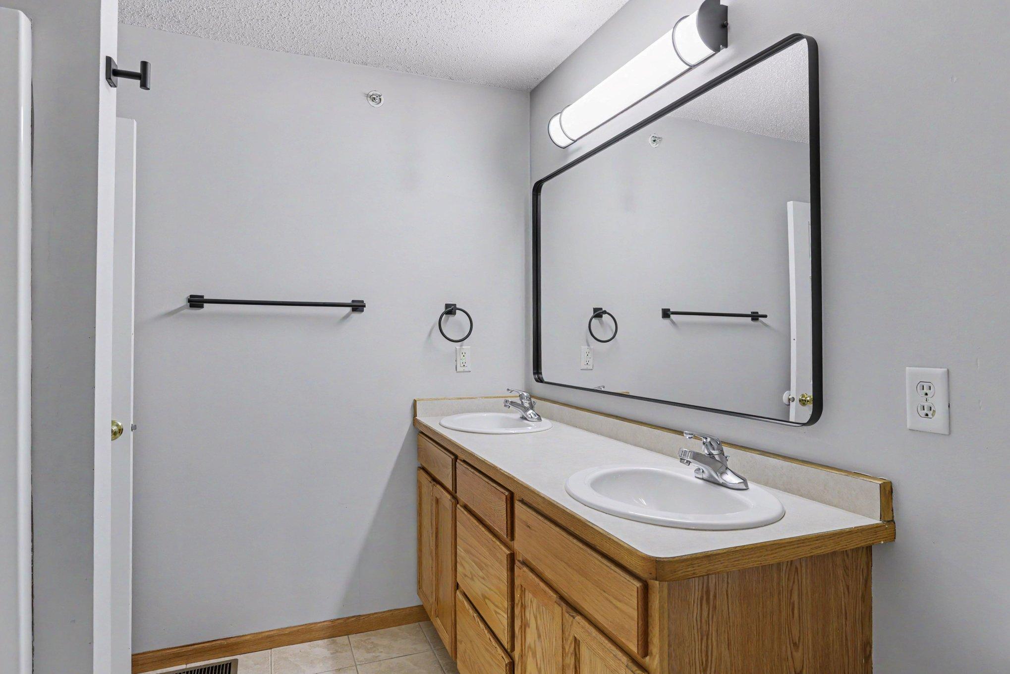 2nd floor bathroom