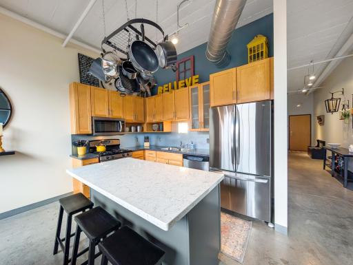Stainless steel appliances and plenty of cabinet space!