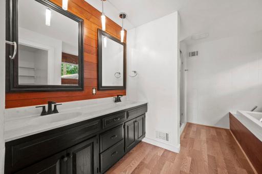 Newly refreshed primary full bath