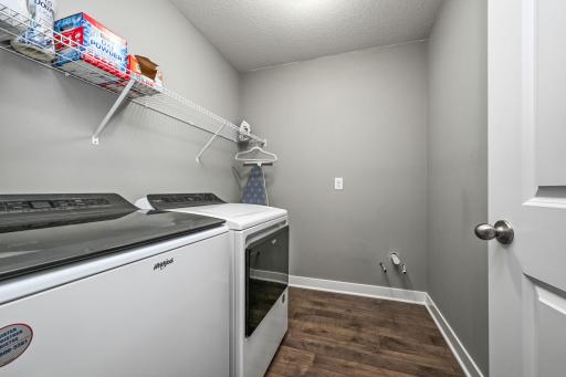 31-web-or-mls-13370 Ardroe Ave 031Full.jpg