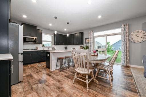 5-web-or-mls-13370 Ardroe Ave 005Full.jpg