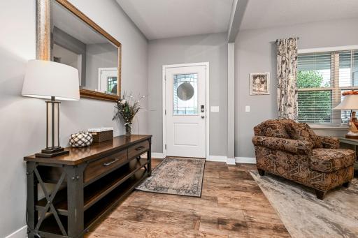 3-web-or-mls-13370 Ardroe Ave 003Full.jpg