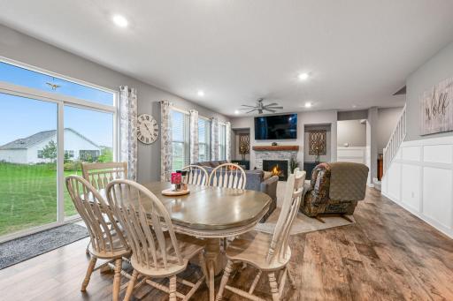11-web-or-mls-13370 Ardroe Ave 011Full.jpg