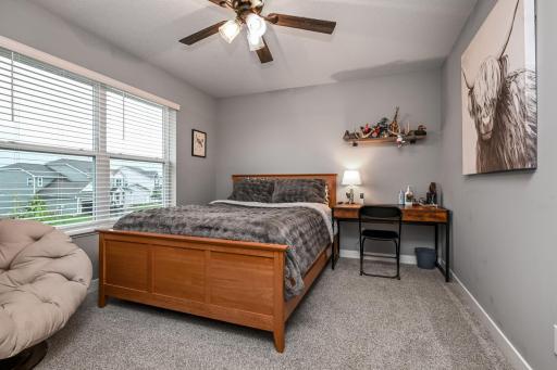 26-web-or-mls-13370 Ardroe Ave 026Full.jpg