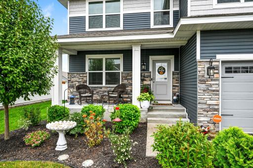 2-web-or-mls-13370 Ardroe Ave 002Full.jpg