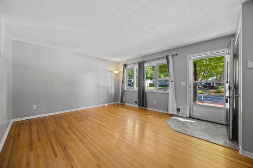 901 Sunny Lane, Anoka, MN 55303