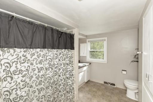 1320 5th Street S, Moorhead, MN 56560