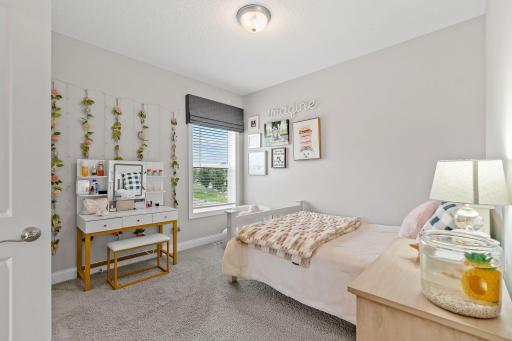 Upper Level w/ 9' ceilings, 4 Bedrooms & 3 Bathrooms