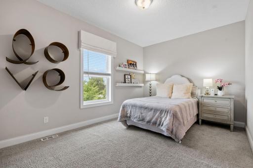 Upper Level w/ 9' ceilings, 4 Bedrooms & 3 Bathrooms