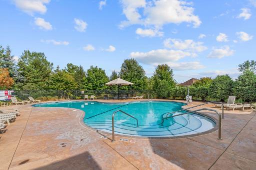 The Enclave at Medina w/ STUNNING community pool + clubhouse