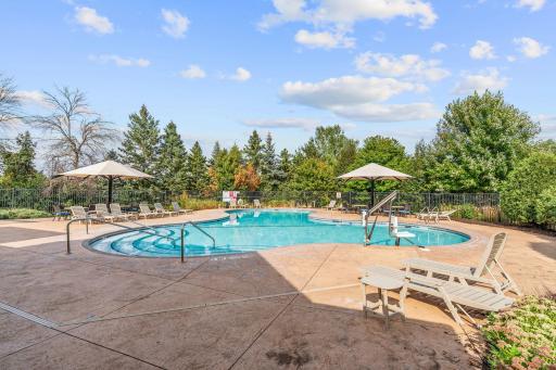 The Enclave at Medina w/ STUNNING community pool + clubhouse