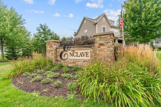 The Enclave at Medina w/ STUNNING community pool + clubhouse