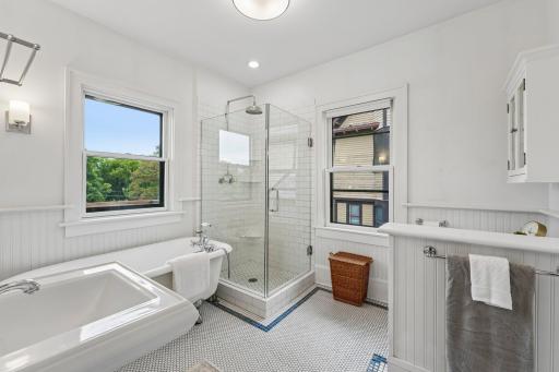355 Bates Avenue, Saint Paul, MN 55106