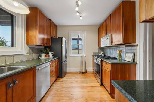 355 Bates Avenue, Saint Paul, MN 55106