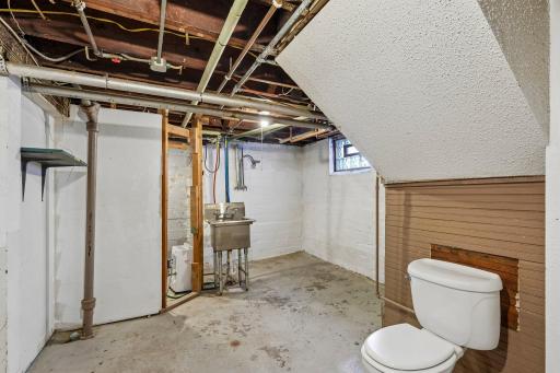 355 Bates Avenue, Saint Paul, MN 55106