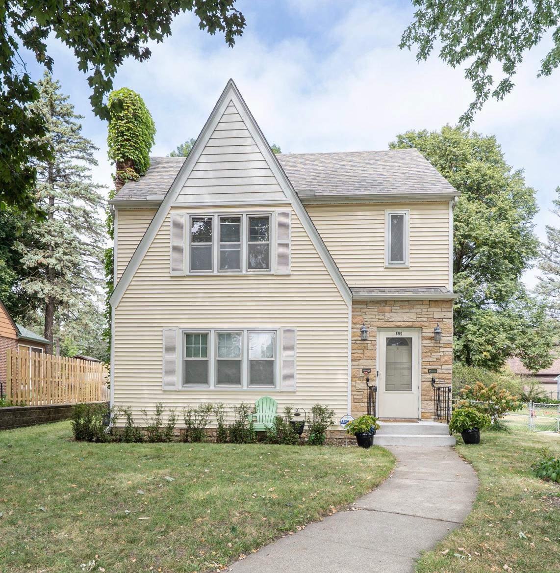 Photo for 899 Parkview Avenue, Saint Paul, MN 55117 - Listing #7139932 IMG_2042.jpeg