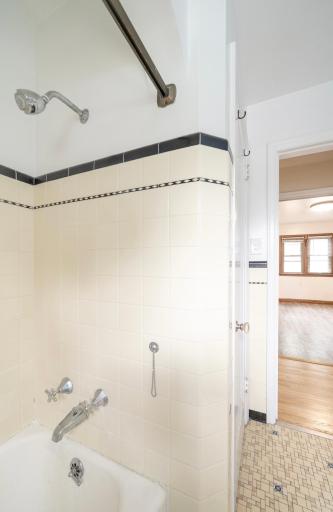 899 Parkview Avenue, Saint Paul, MN 55117