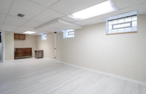 899 Parkview Avenue, Saint Paul, MN 55117
