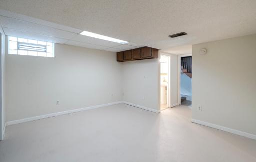 899 Parkview Avenue, Saint Paul, MN 55117
